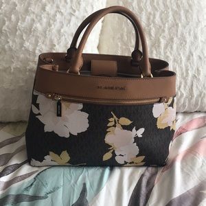 Michael Kors hand bag